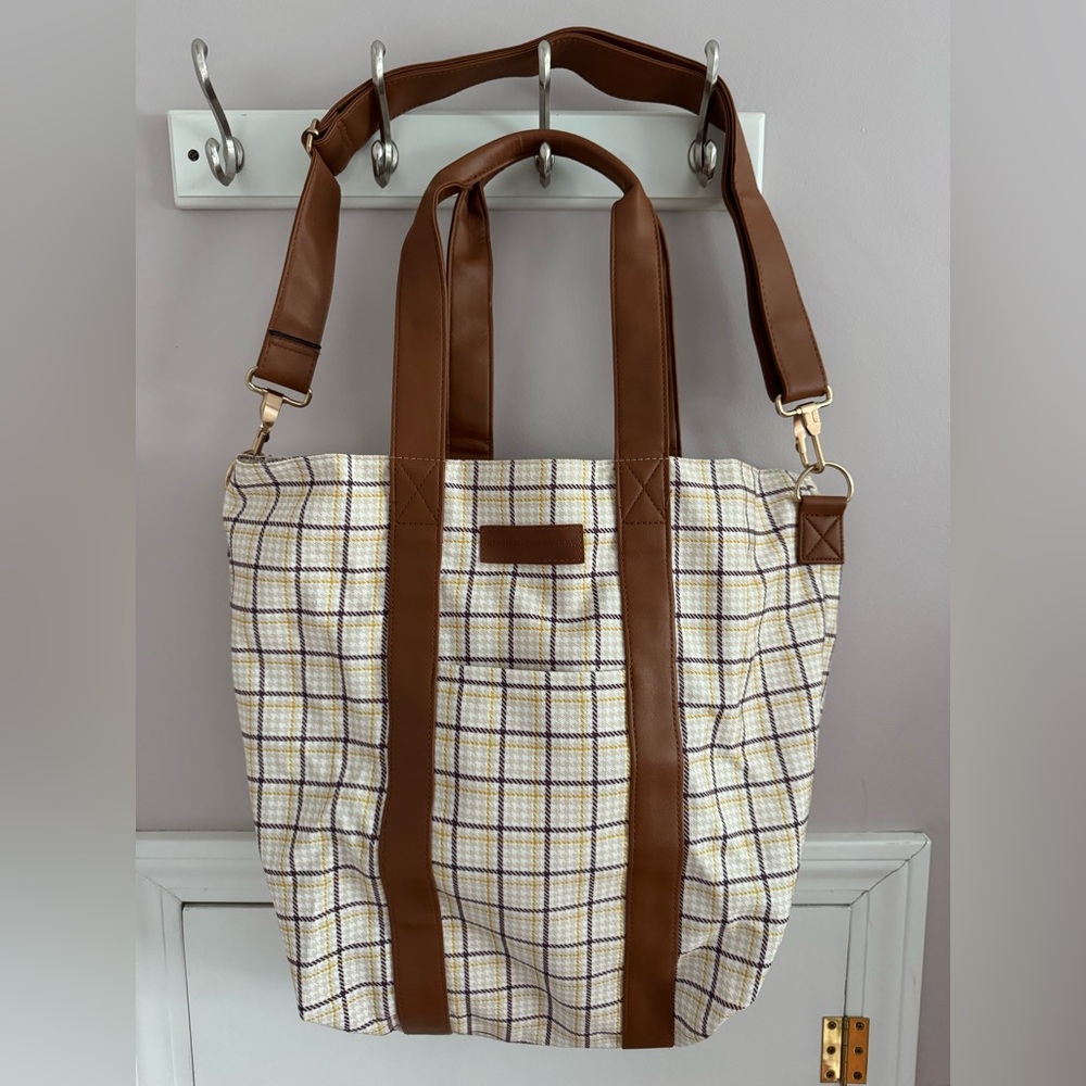 Kindred Bravely Hospital Tote bag